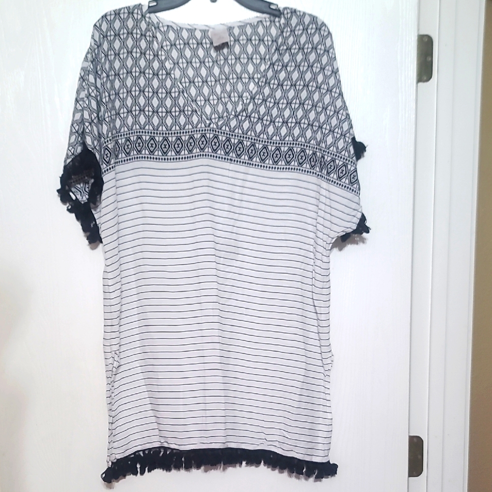 Black and White Patterned Coverup 100%Rayon